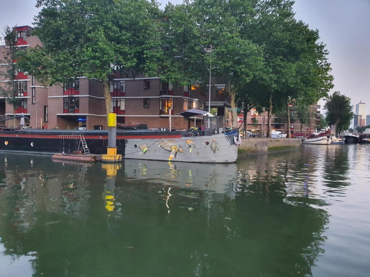 Houseboat Holiday Apartments Ротердам Екстериор снимка