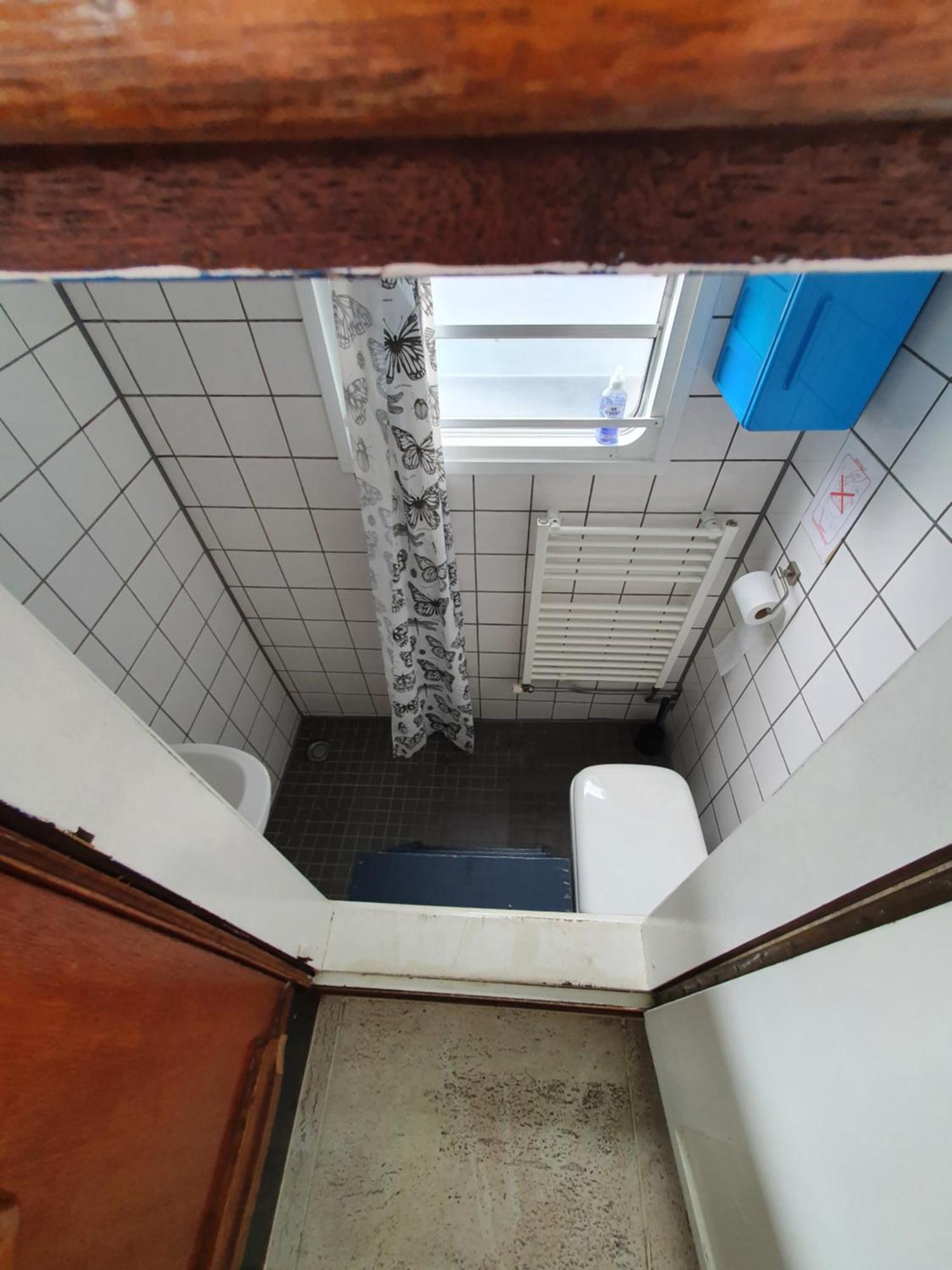 Houseboat Holiday Apartments Ротердам Стая снимка